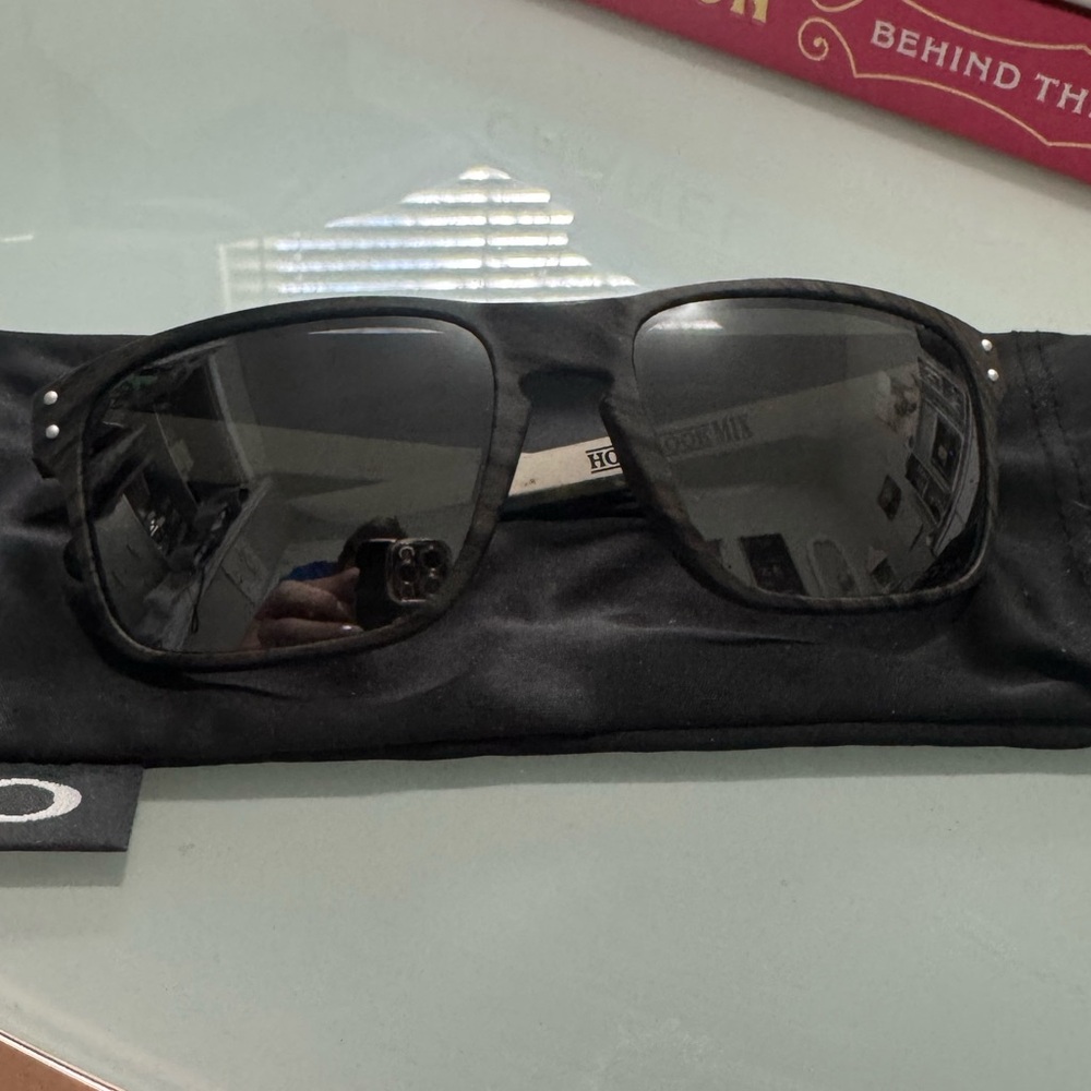 Oakley Matte Black Sunglasses with Dark Smoke Lenses